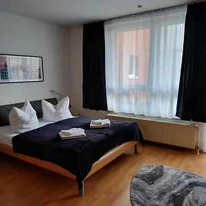 Apartment Business, Berlin